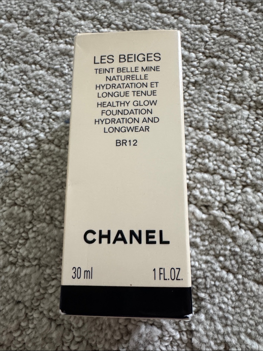 CHANEL Les Beiges Healthy Glow Foundation BR12 - Beige